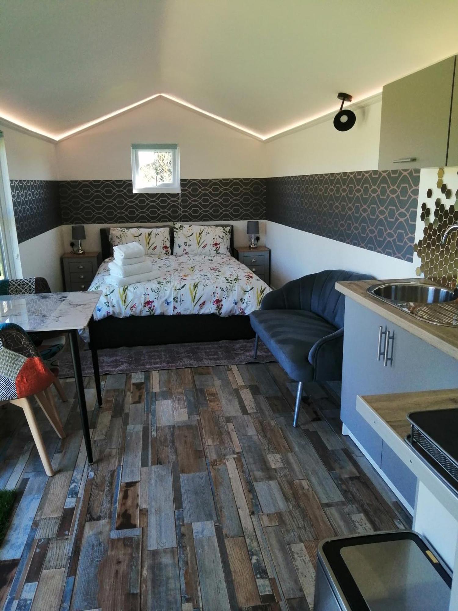 The Cabin Pakenham ภายนอก รูปภาพ